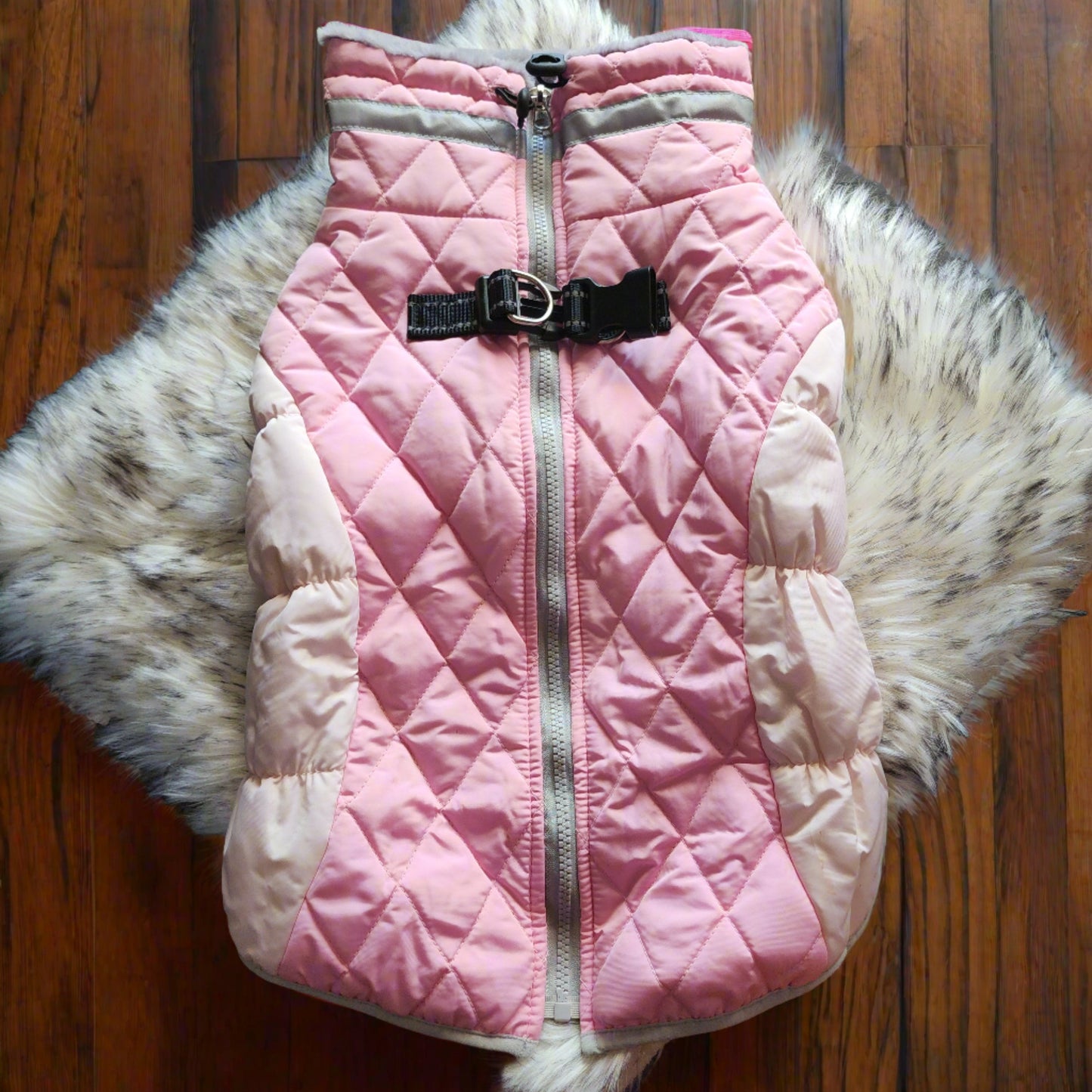 Fleece lined puffer pet jacket with leash strap